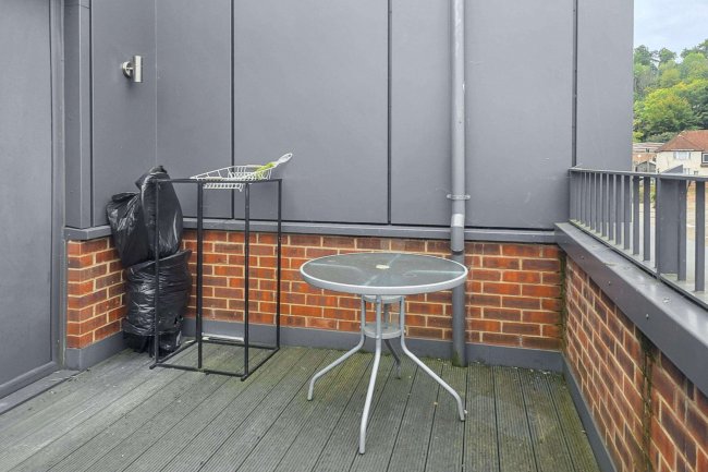 58 Suffield Lodge, Suffield Hill, High Wycombe, Buckinghamshire, HP11 2FR 5