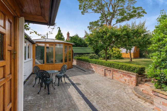 6 Dickmans Lane, Melton Mowbray, Leicestershire, LE14 4BG 8