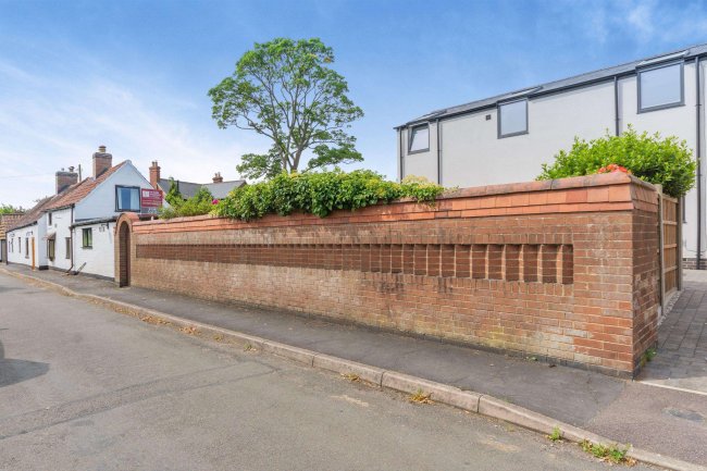 6 Dickmans Lane, Melton Mowbray, Leicestershire, LE14 4BG 8