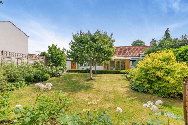 6 Dickmans Lane, Melton Mowbray, Leicestershire, LE14 4BG 8