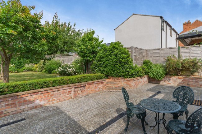 6 Dickmans Lane, Melton Mowbray, Leicestershire, LE14 4BG 8