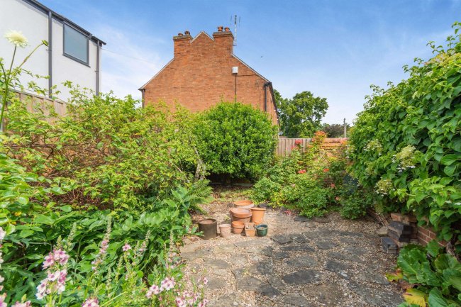 6 Dickmans Lane, Melton Mowbray, Leicestershire, LE14 4BG 8