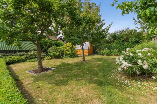 6 Dickmans Lane, Melton Mowbray, Leicestershire, LE14 4BG 8