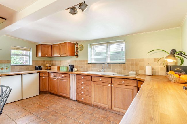 6 Dickmans Lane, Melton Mowbray, Leicestershire, LE14 4BG 8