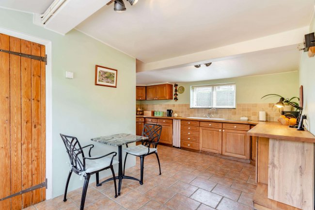 6 Dickmans Lane, Melton Mowbray, Leicestershire, LE14 4BG 8