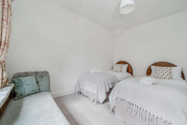 Laurel Cottage, Badgemore, Henley-On-Thames RG9 4NR 8