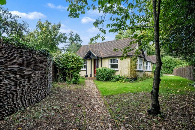 Laurel Cottage, Badgemore, Henley-On-Thames RG9 4NR 8