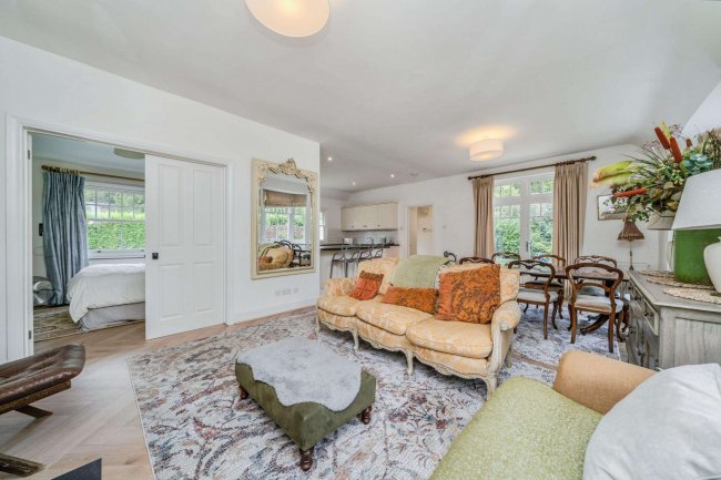 Laurel Cottage, Badgemore, Henley-On-Thames RG9 4NR 8