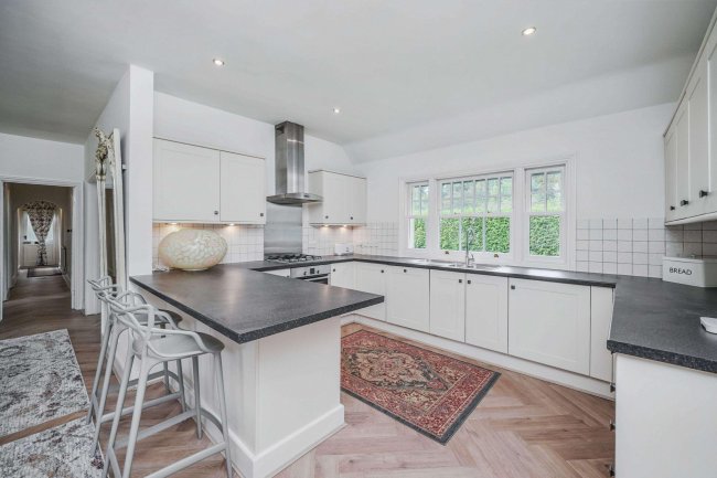 Laurel Cottage, Badgemore, Henley-On-Thames RG9 4NR 8