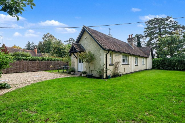 Laurel Cottage, Badgemore, Henley-On-Thames RG9 4NR 8