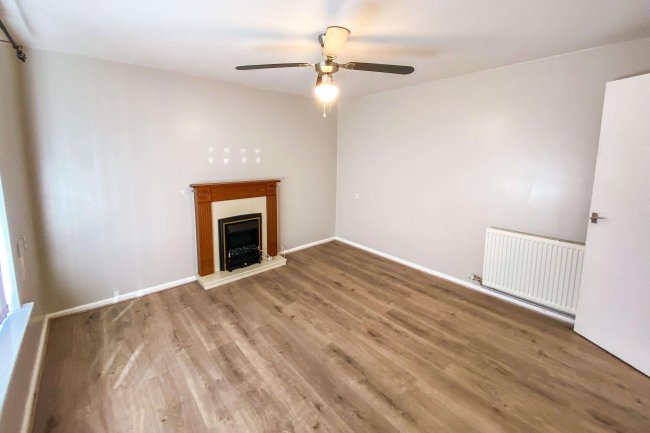 1 Cowbridge Crescent, Malmesbury, Wiltshire, SN16 9LY 6