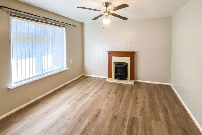 1 Cowbridge Crescent, Malmesbury, Wiltshire, SN16 9LY 6