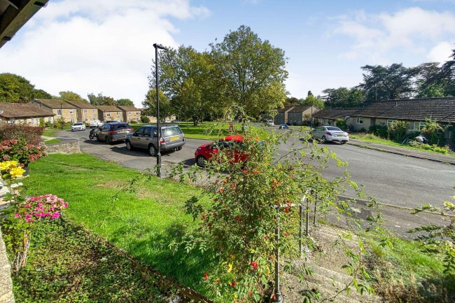 1 Cowbridge Crescent, Malmesbury, Wiltshire, SN16 9LY 6