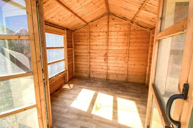 1 Cowbridge Crescent, Malmesbury, Wiltshire, SN16 9LY 6