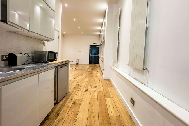 No.1 The Print Works, 230 Long Lane, London, SE1 4QA 2