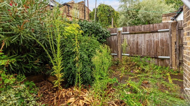 64 Sabine Road, Battersea, London, SW11 5LW 10