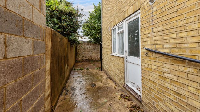 Flat A, 73 Green Lane, Hanwell, London, W7 2PA 1