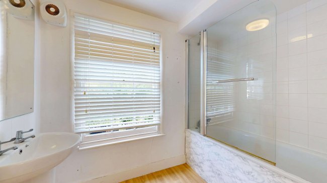 Upper Flat, 53 Grayshott Road, Battersea, London, SW11 5TS 3