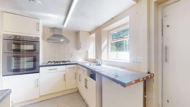 Flat A, 132 Evering Road, Stoke Newington, London N16 7BD 2