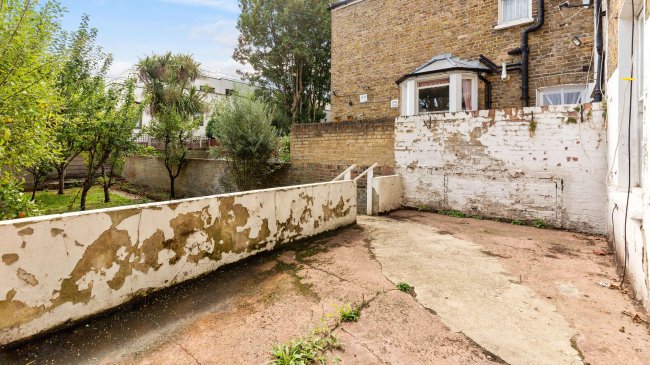 Flat A, 132 Evering Road, Stoke Newington, London N16 7BD 2