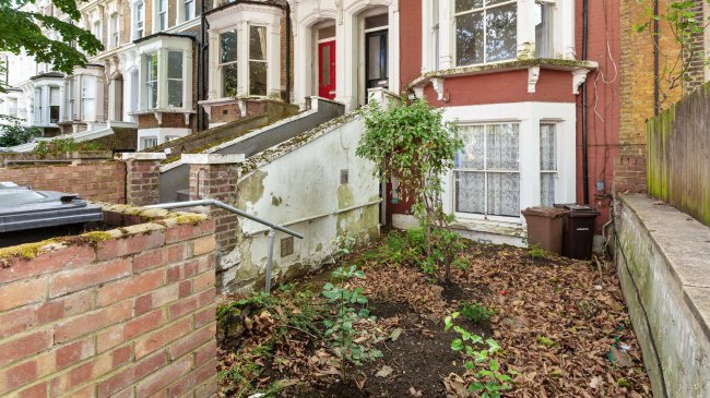 Flat A, 132 Evering Road, Stoke Newington, London N16 7BD 2