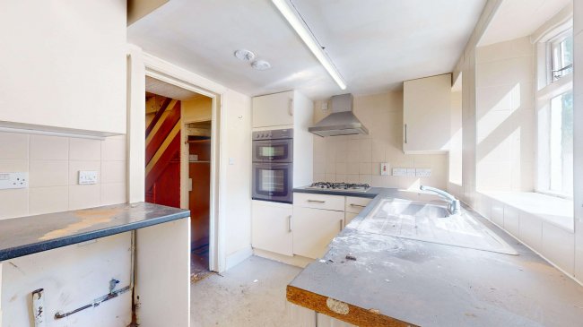 Flat A, 132 Evering Road, Stoke Newington, London N16 7BD 2