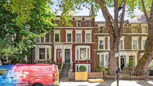 Flat A, 132 Evering Road, Stoke Newington, London N16 7BD 2