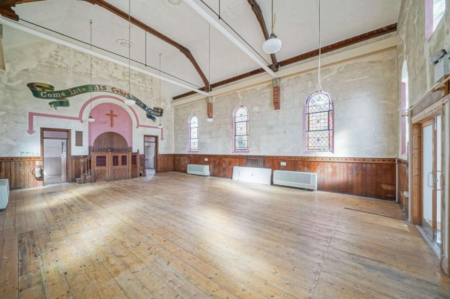 Nomansland Methodist Church, Forest Road, Nomansland, Salisbury SP5 2BP 4