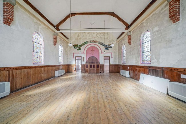 Nomansland Methodist Church, Forest Road, Nomansland, Salisbury SP5 2BP 4