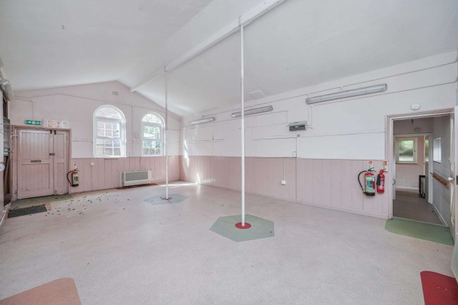 Nomansland Methodist Church, Forest Road, Nomansland, Salisbury SP5 2BP 4