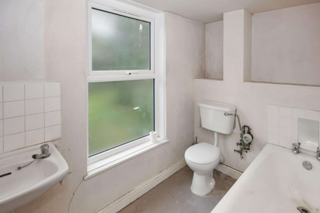 24c Carlyle Road, Cambridge CB4 3DN 10