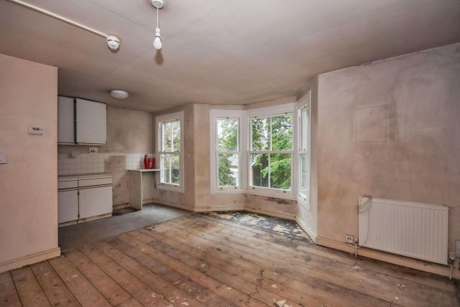 24c Carlyle Road, Cambridge CB4 3DN 10