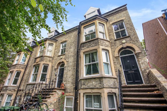 24c Carlyle Road, Cambridge CB4 3DN 10