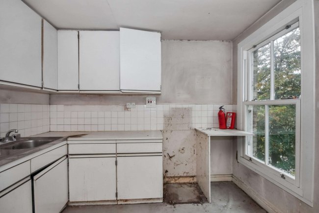 24c Carlyle Road, Cambridge CB4 3DN 10