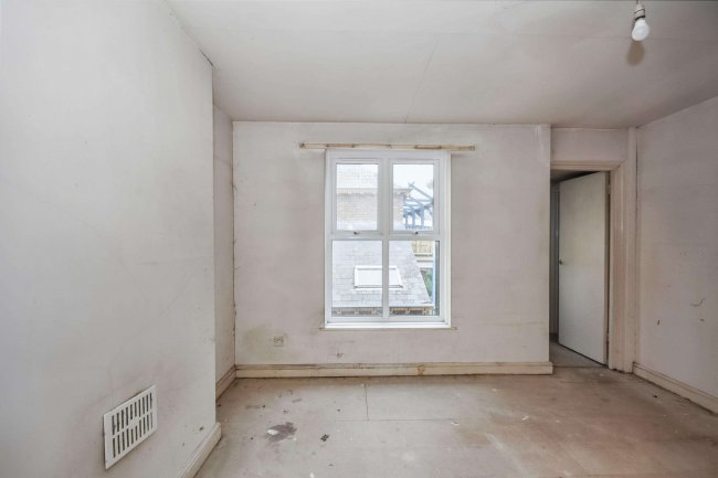 24c Carlyle Road, Cambridge CB4 3DN 10