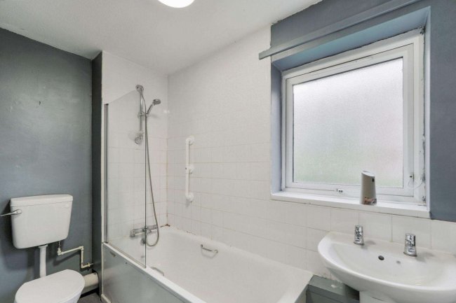 24 Alberta Terrace, New Basford, Nottingham NG7 6JA 6