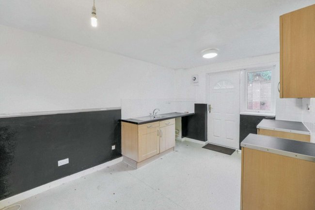 24 Alberta Terrace, New Basford, Nottingham NG7 6JA 6