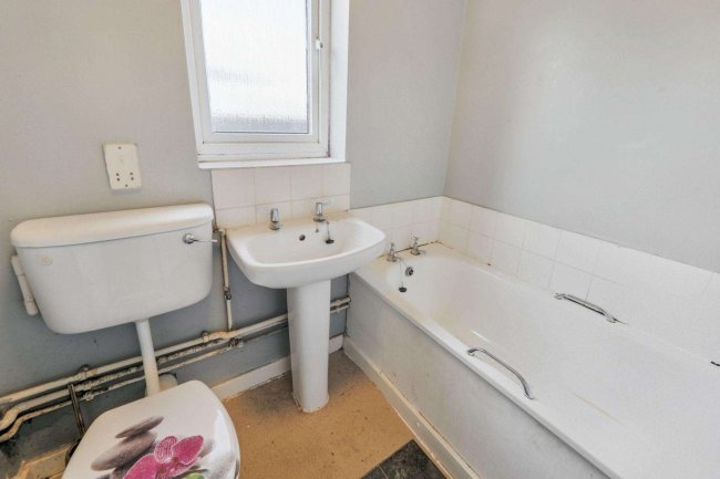 30 Selkirk Street, Chaddesden, Derby DE21 6GL 8