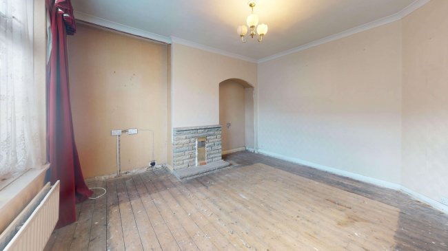 7 Canonsleigh Road, Dagenham, RM9 4DJ 8