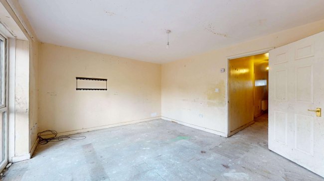 41 Arnett Square, Chingford, London E4 8YY 10