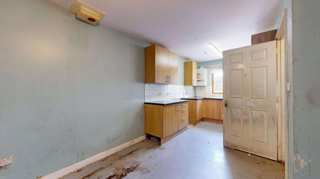 41 Arnett Square, Chingford, London E4 8YY 10