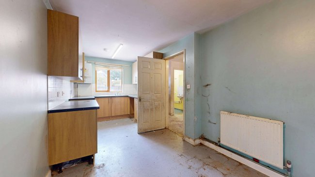 41 Arnett Square, Chingford, London E4 8YY 10