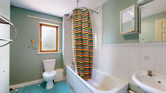 41 Arnett Square, Chingford, London E4 8YY 10