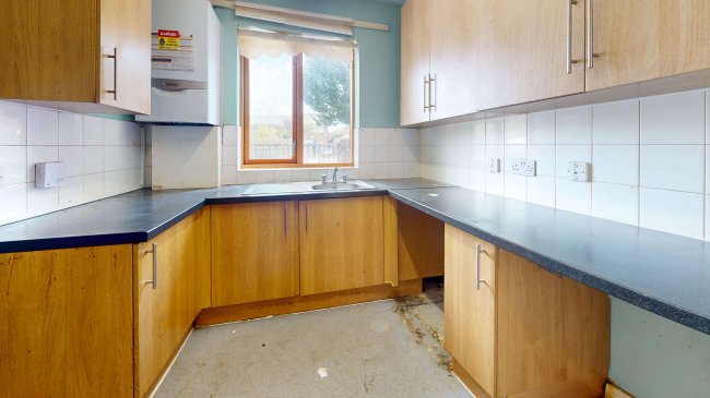 41 Arnett Square, Chingford, London E4 8YY 10