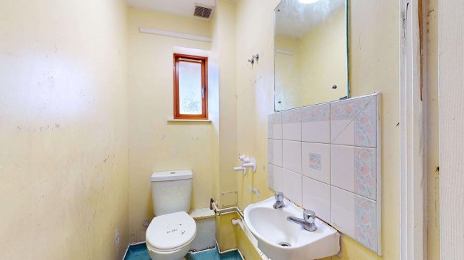 41 Arnett Square, Chingford, London E4 8YY 10