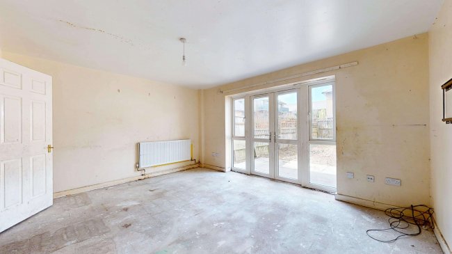 41 Arnett Square, Chingford, London E4 8YY 10