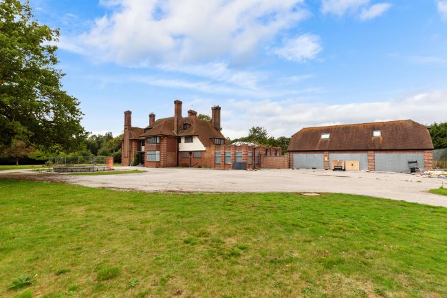 Davali House, Crow Lane, Tendring, Essex, CO16 9AP 6