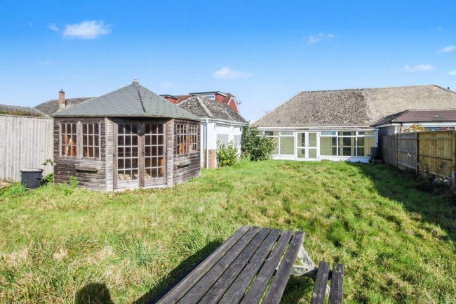 27 Sunstar Lane, Polegate, East Sussex BN26 5HS 10