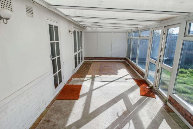 27 Sunstar Lane, Polegate, East Sussex BN26 5HS 10