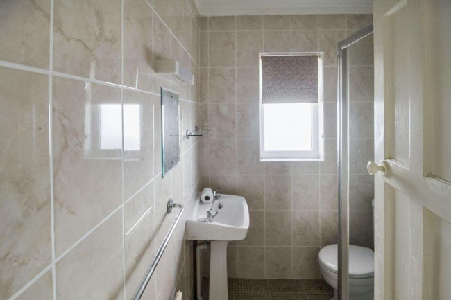 27 Sunstar Lane, Polegate, East Sussex BN26 5HS 10